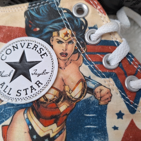 ConverseWonder Woman High Top Chuck Taylors Womens Size 9 - Picture 3 of 10